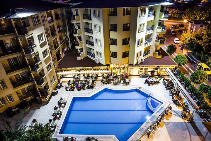 Pools & Facilities