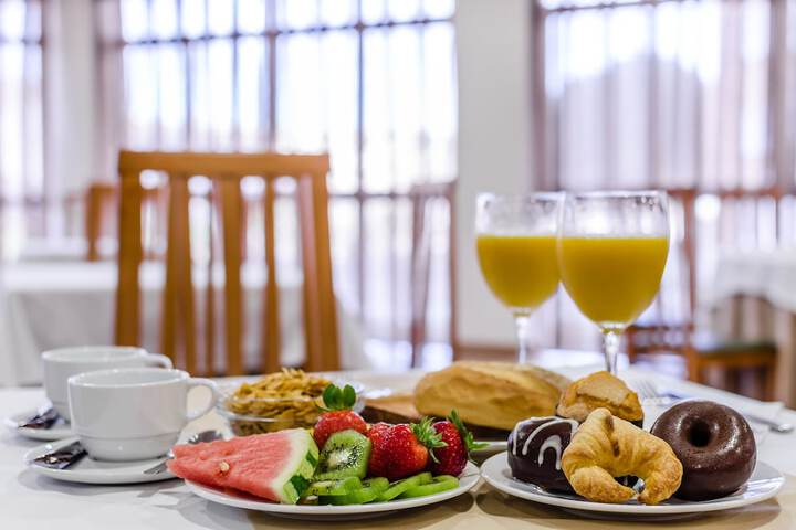 Breakfast/Coffee Service 21 of 34