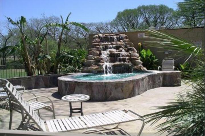 Waterwheel Treehouse Condo by RedAwning in New Braunfels, TX