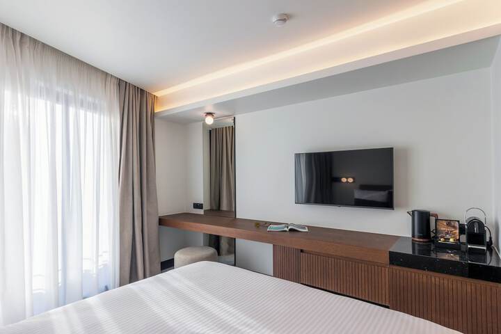 Room 5 of 47