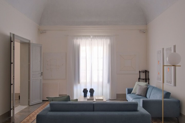 Room 28 of 48