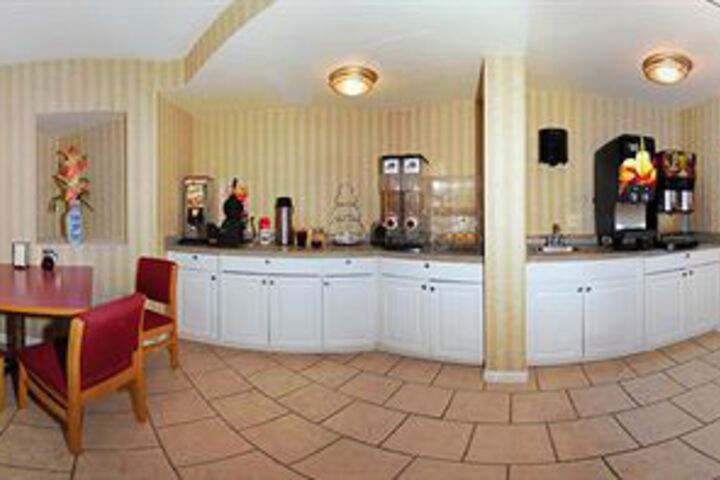 Breakfast/Coffee Service 8 of 61