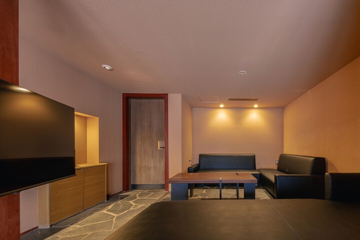 Room 22 of 66