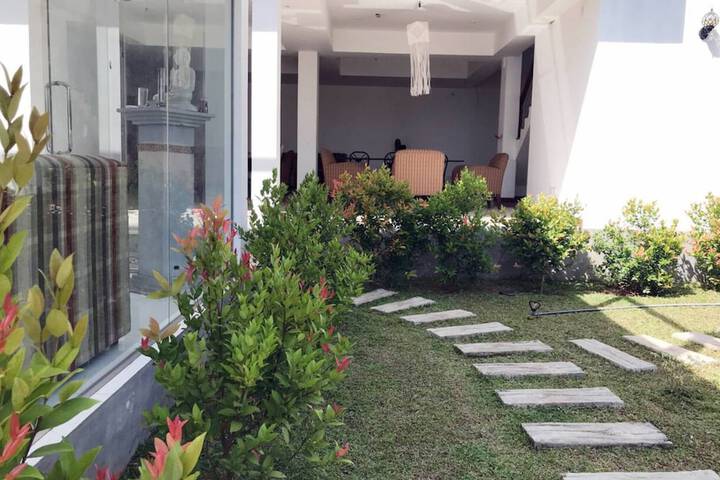 Hotel Exterior 159 of 170
