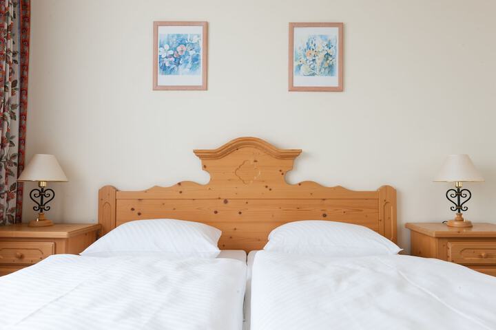 Room 15 of 179