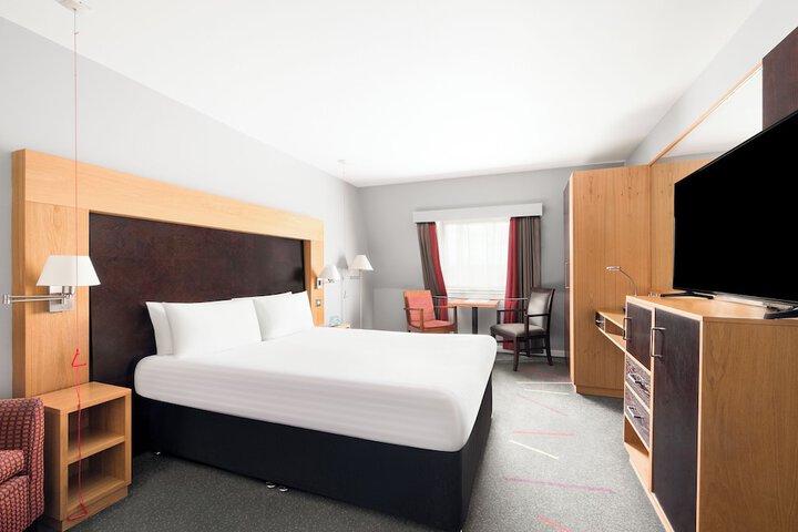 Room 30 of 99