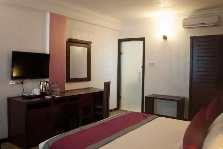 Room 14 of 48
