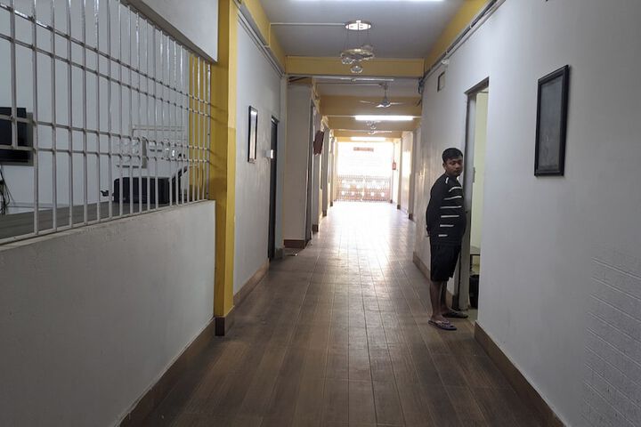 Room 17 of 32