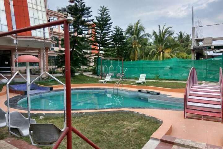 Pool 12 of 21