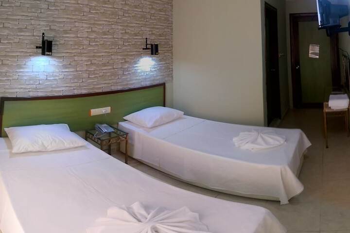 Room 3 of 20