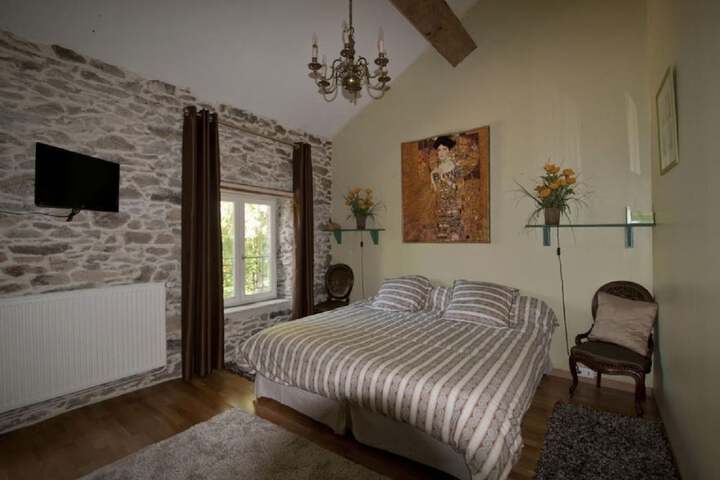 Room 2 of 15