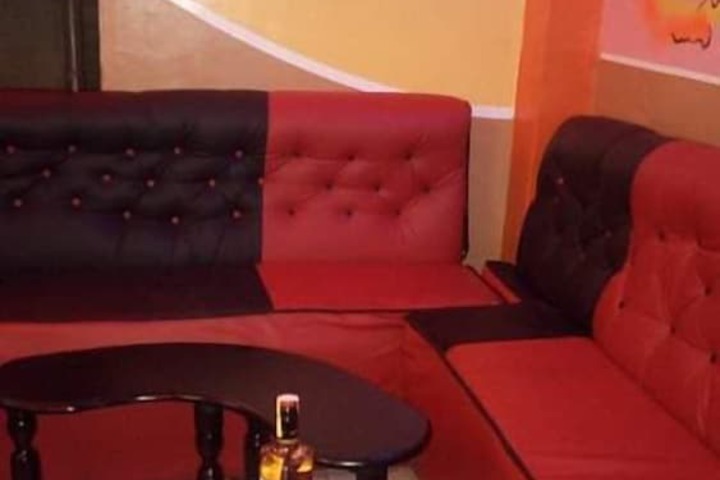 Lounge 18 of 25