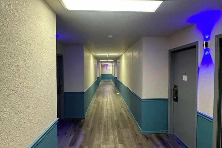 Ballroom/Hall 16 of 27