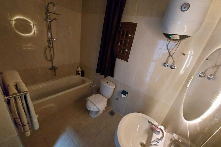 Room 30 of 59