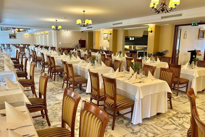 Dining 60 of 69