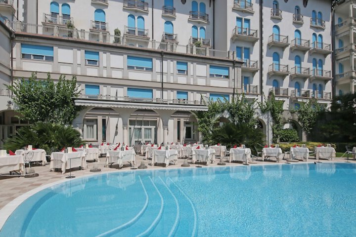 Hotel Pool