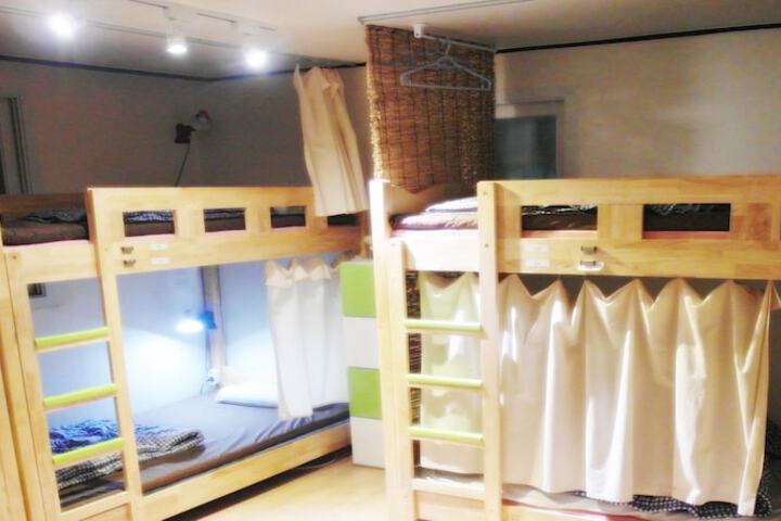 Room 30 of 46