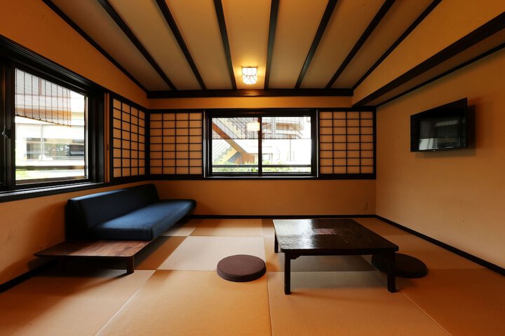 Room 10 of 134