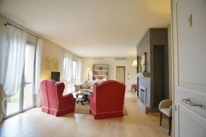 Room 95 of 216