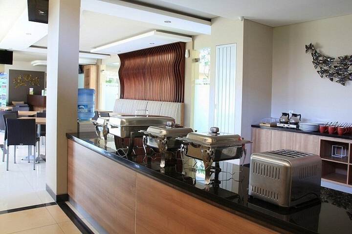 Entrance & Lobby