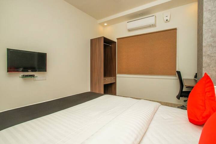Room 6 of 27