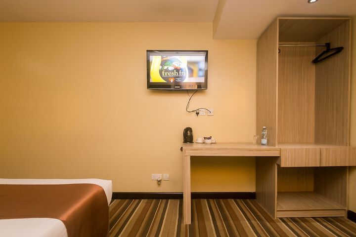 Room 25 of 149