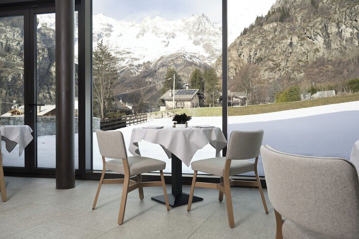 Dining 62 of 83