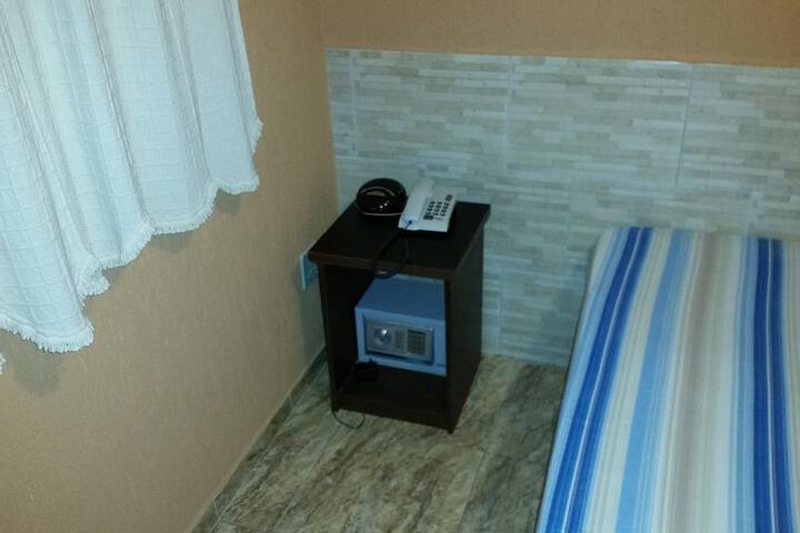 Room 7 of 13