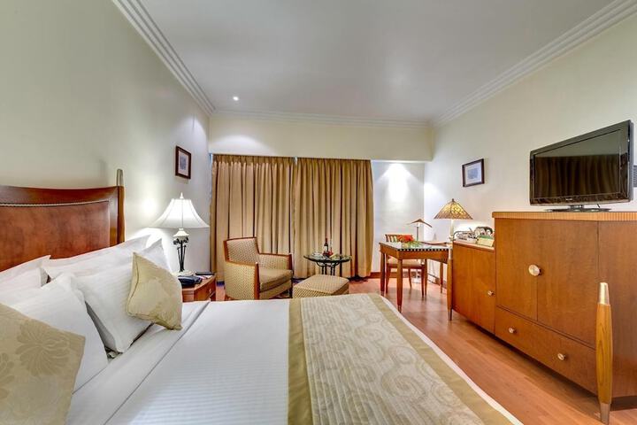 Room 18 of 48