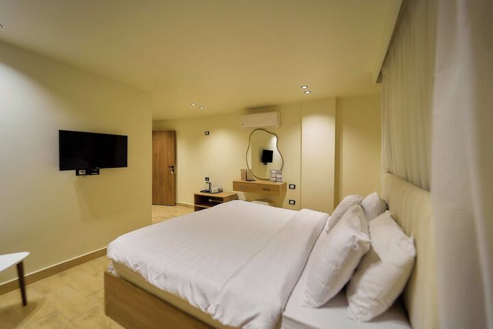 Room 55 of 174