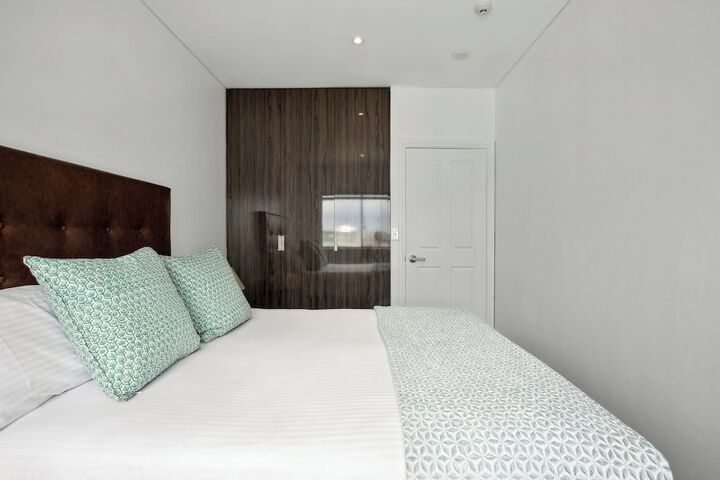 Room 9 of 85