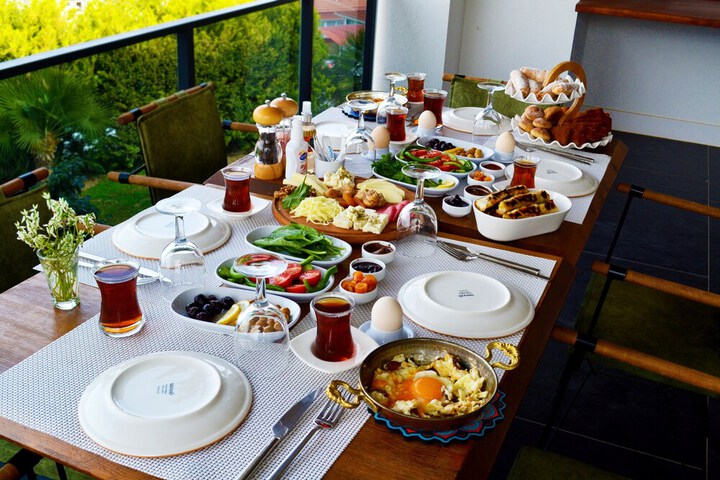 Breakfast/Coffee Service 21 of 35