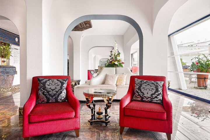 Guest Lobby