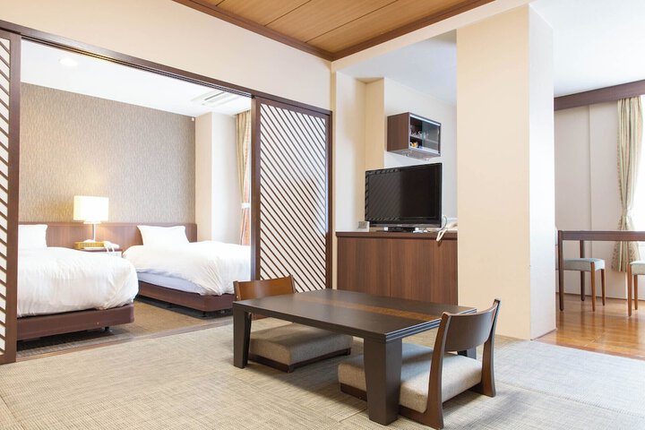 Room 15 of 40