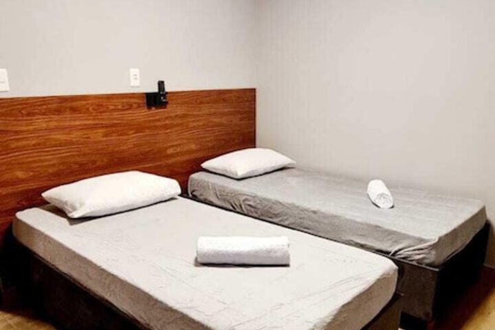 Room 4 of 13