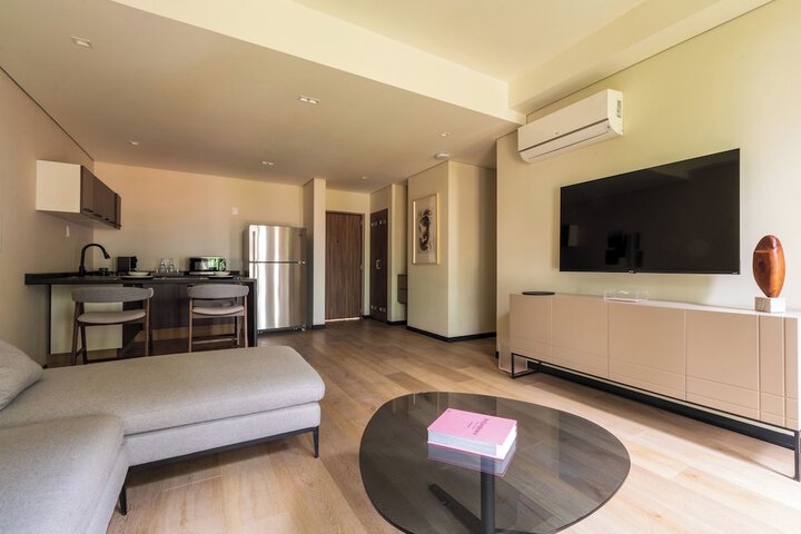 Room 28 of 60