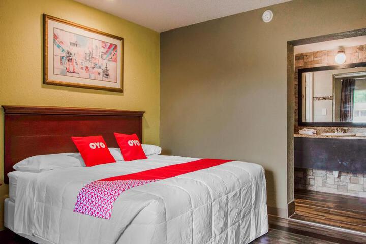 1 King Bed (1 of 9)