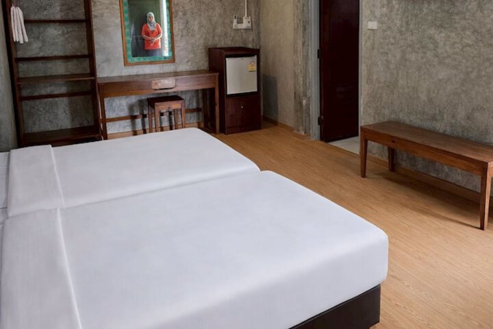 Room 12 of 50