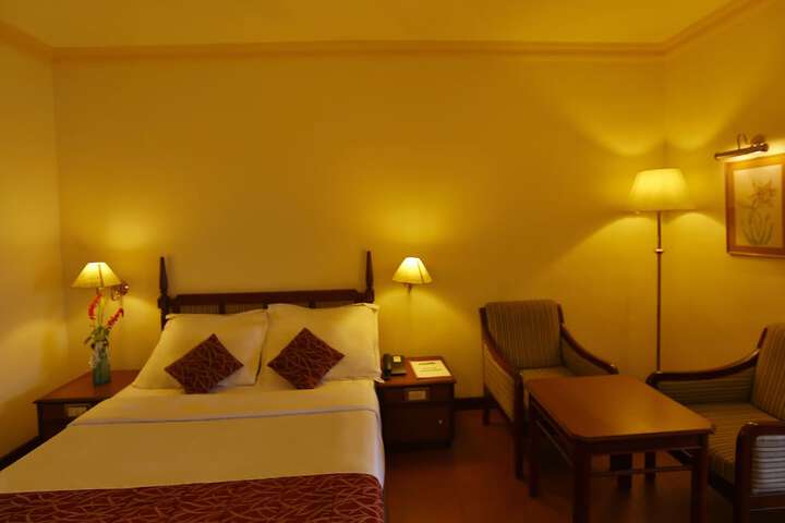 Room 4 of 37