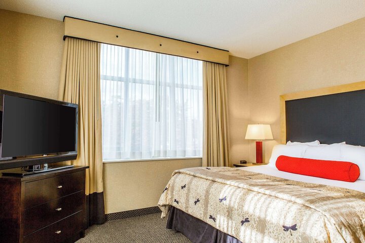Room 17 of 37
