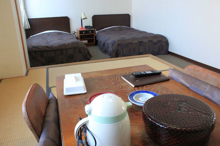 Room 7 of 19