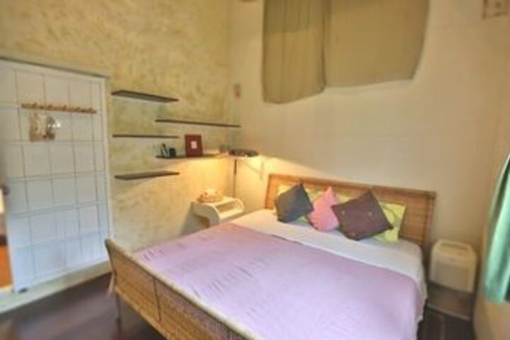 Room 18 of 32