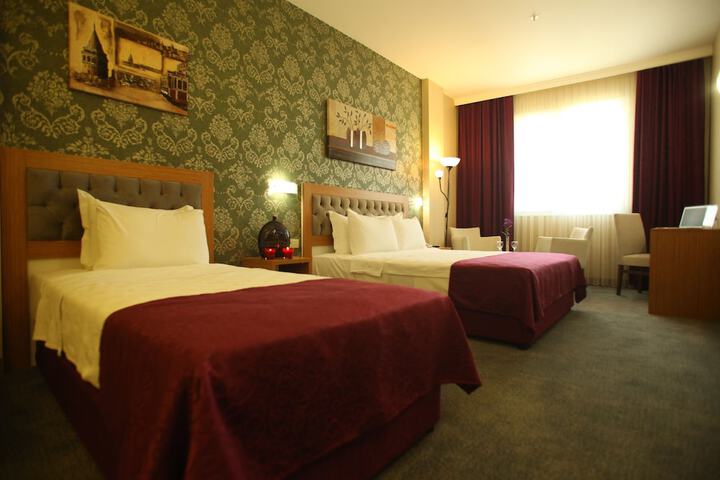 Room 35 of 47