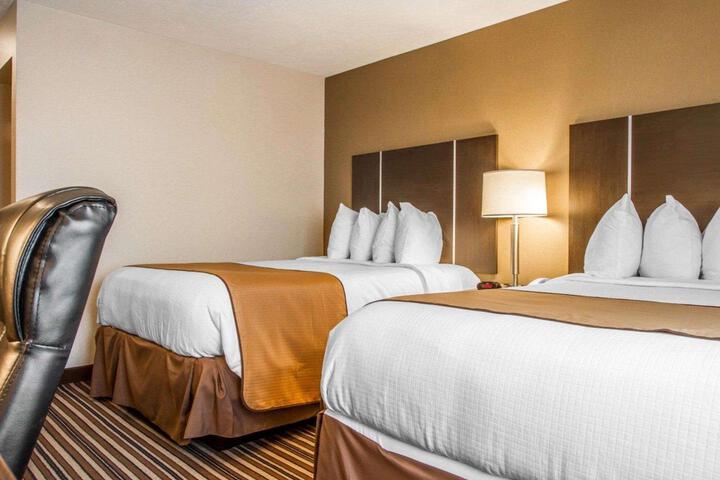 2 Double Beds (5 of 9)