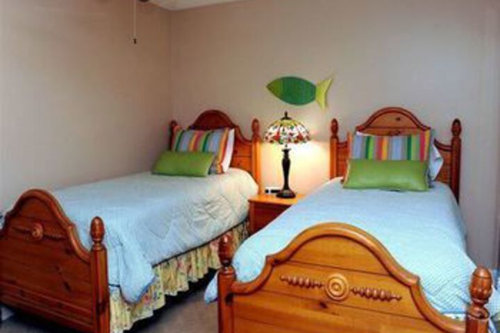 Room 12 of 22
