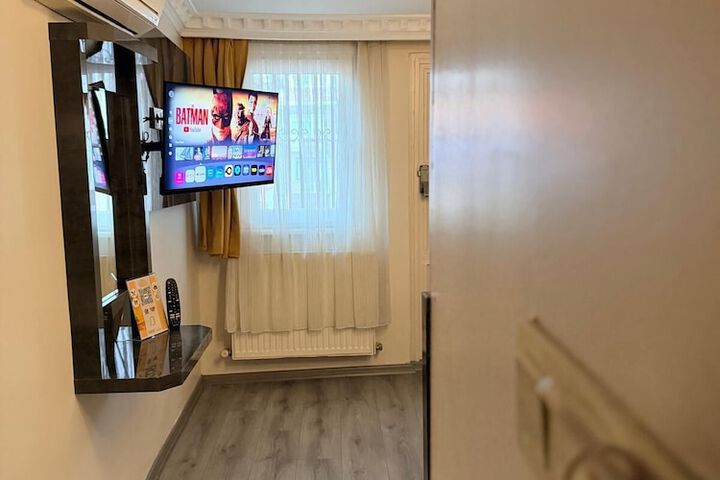 Room 16 of 60