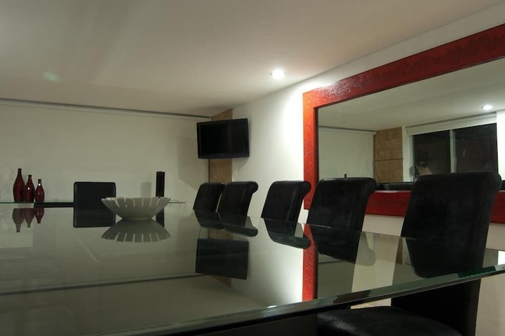Business Center 70 of 75