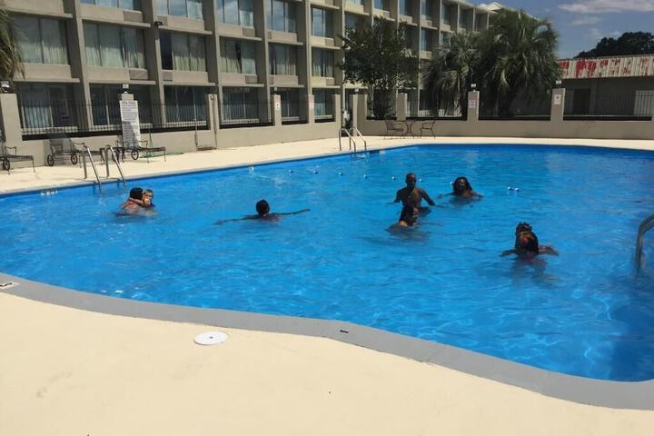 Pool 23 of 39