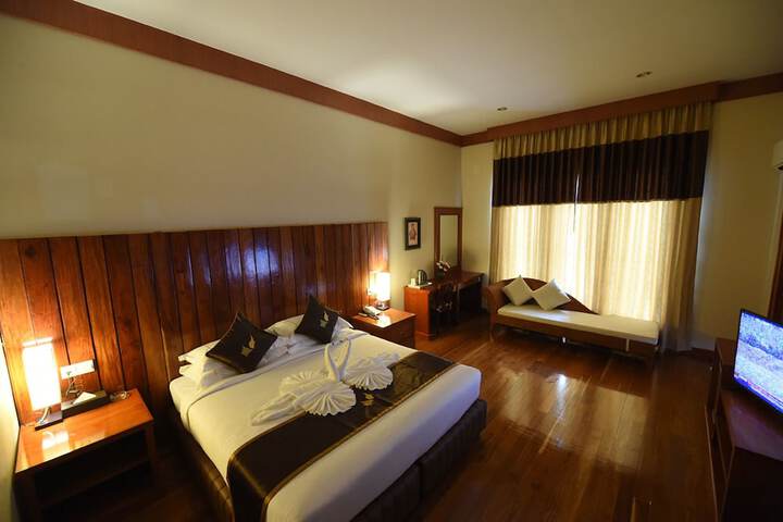 Room 8 of 55