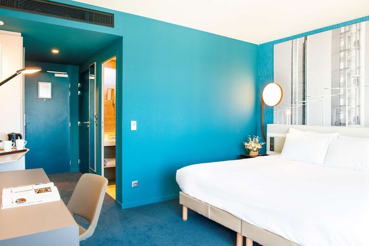Room 25 of 134
